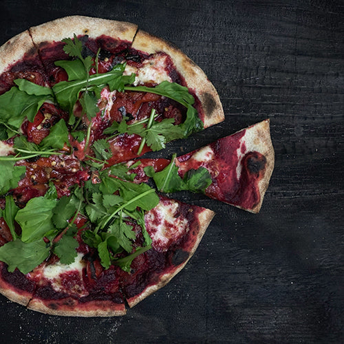 Pizza in mooie slices snijden? Met het pizzames van DeliVita kopen? Dit roest vrij stalen mes heeft een lang blad om de pizza in gelijke stukken te snijden. Perfecte keuken-hulp. De Pizzaoven Shop